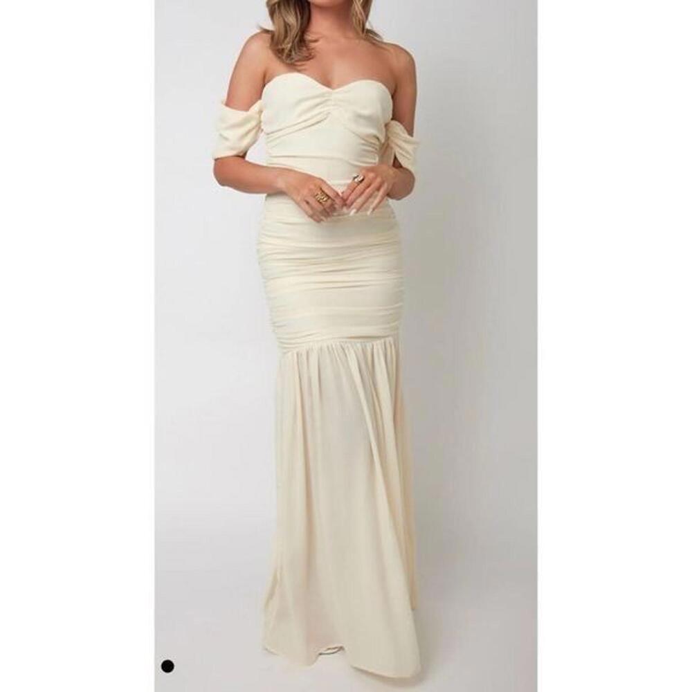 Selfie Leslie Cream Off-Shoulder Ruched Midi Dress
